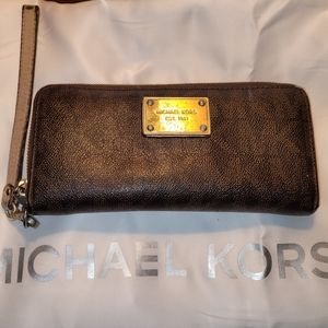 Michael Kors Wristlet